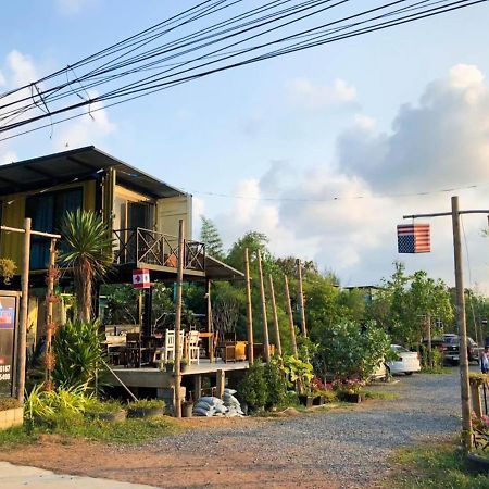 Beach Box Resort At Rimlay Rayong Buitenkant foto