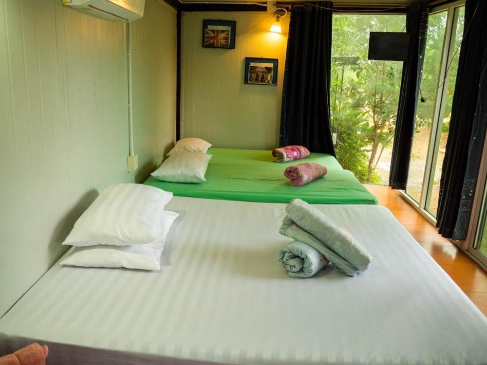 Beach Box Resort At Rimlay Rayong Buitenkant foto