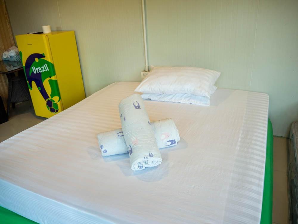Beach Box Resort At Rimlay Rayong Buitenkant foto