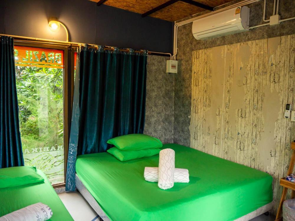 Beach Box Resort At Rimlay Rayong Buitenkant foto