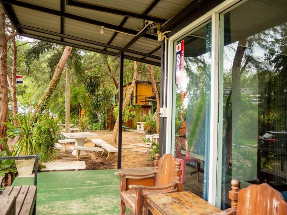 Beach Box Resort At Rimlay Rayong Buitenkant foto